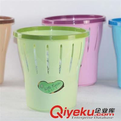 糖果色垃圾桶 為生活注入一抹亮色，輕松收納，悅享清潔